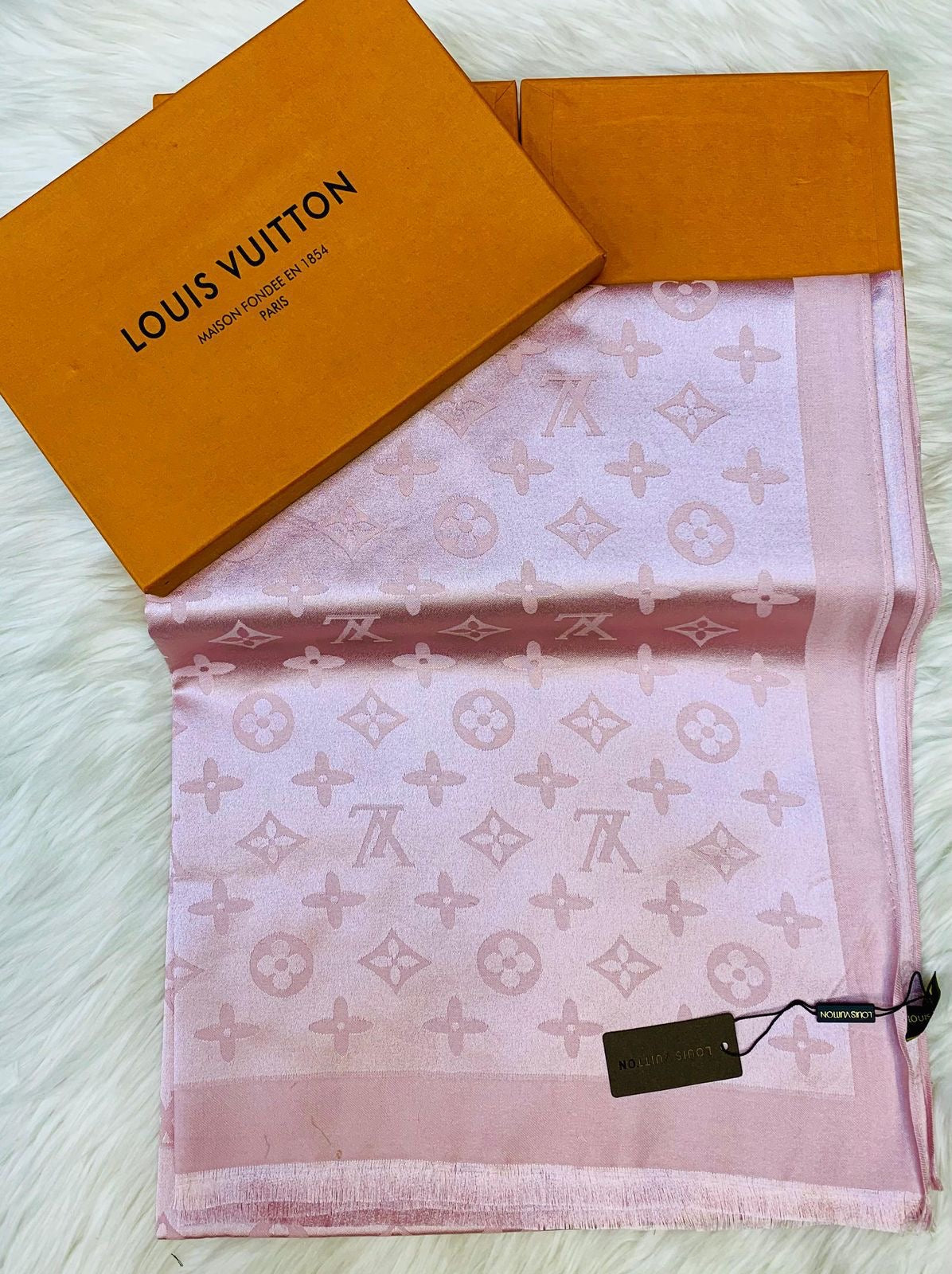 LV Scarf