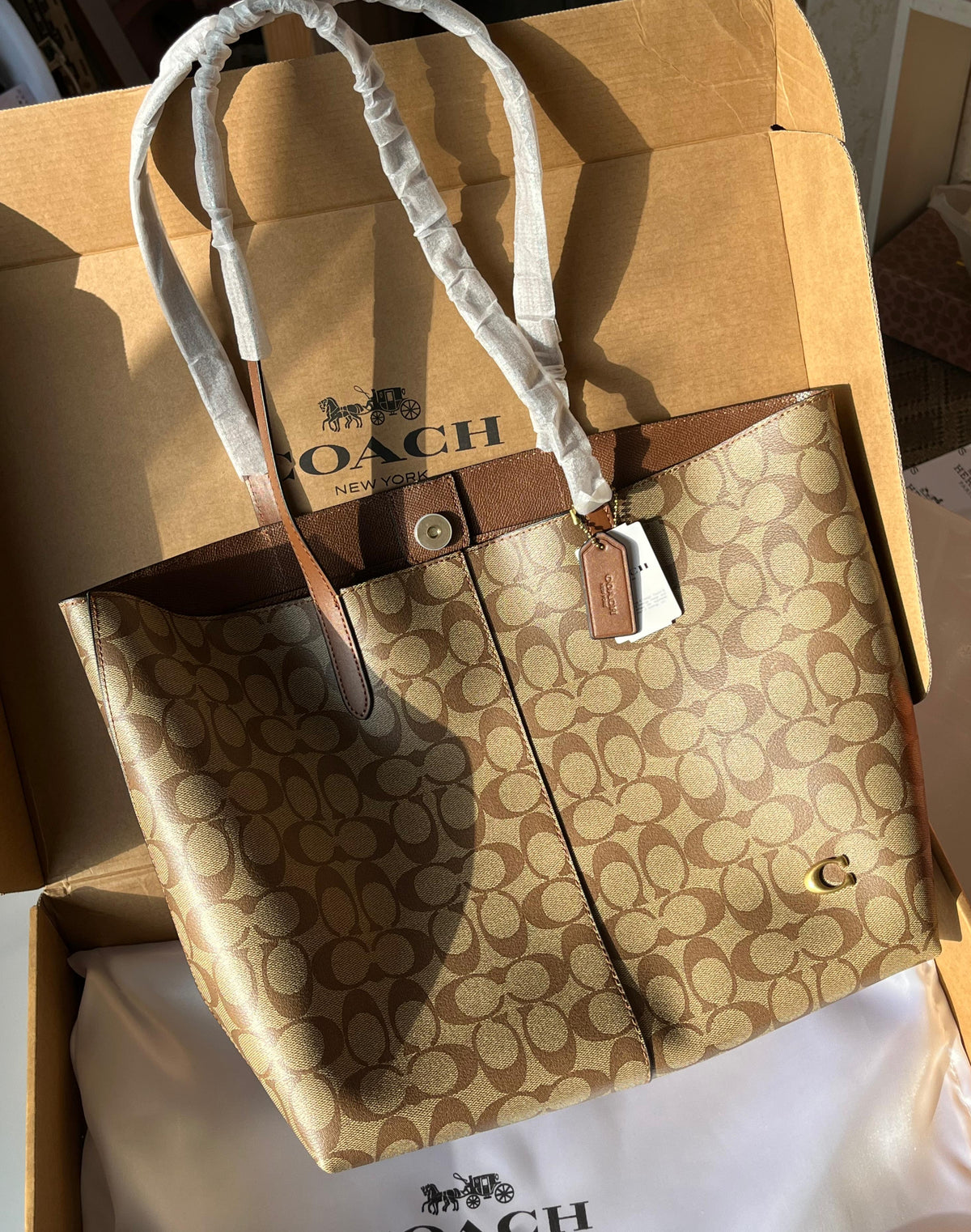 Coach North Tote Bag 32