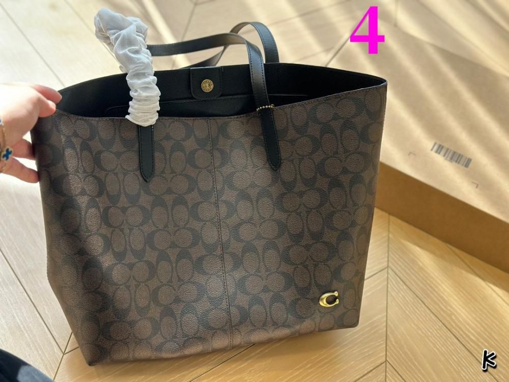 Coach North Tote Bag 32