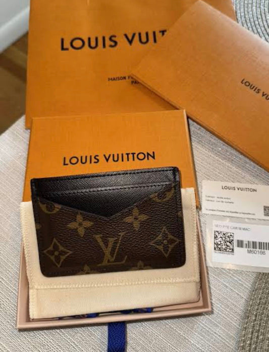 LV Cardholder