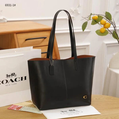 Coach North Tote Bag 32