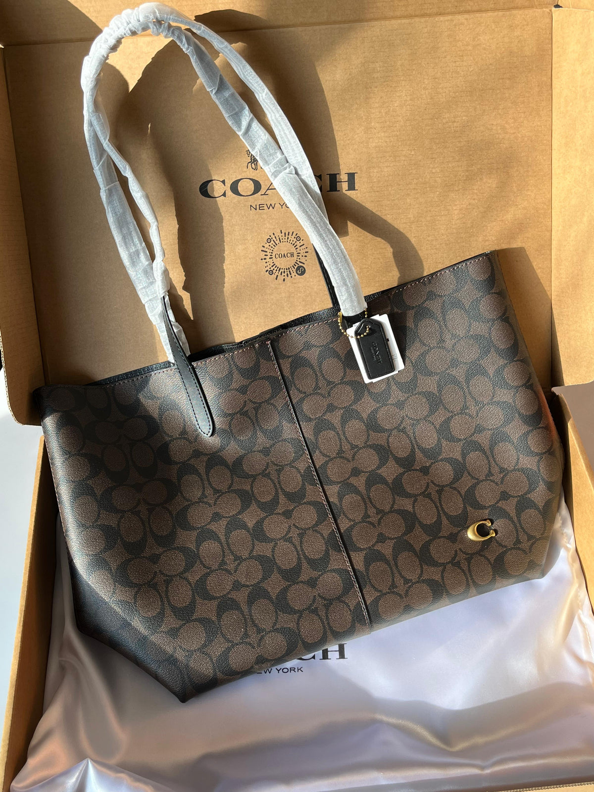 Coach North Tote Bag 32