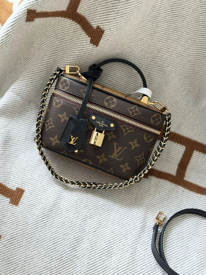 Louis Vuitton Vanity Chain Pouch | LV