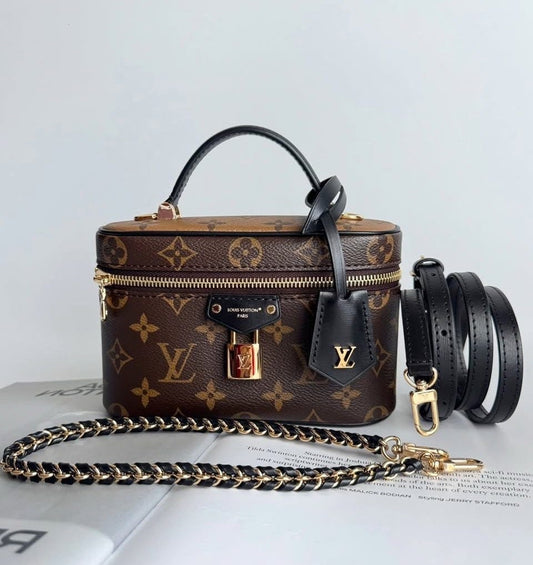 Louis Vuitton Vanity Chain Pouch | LV